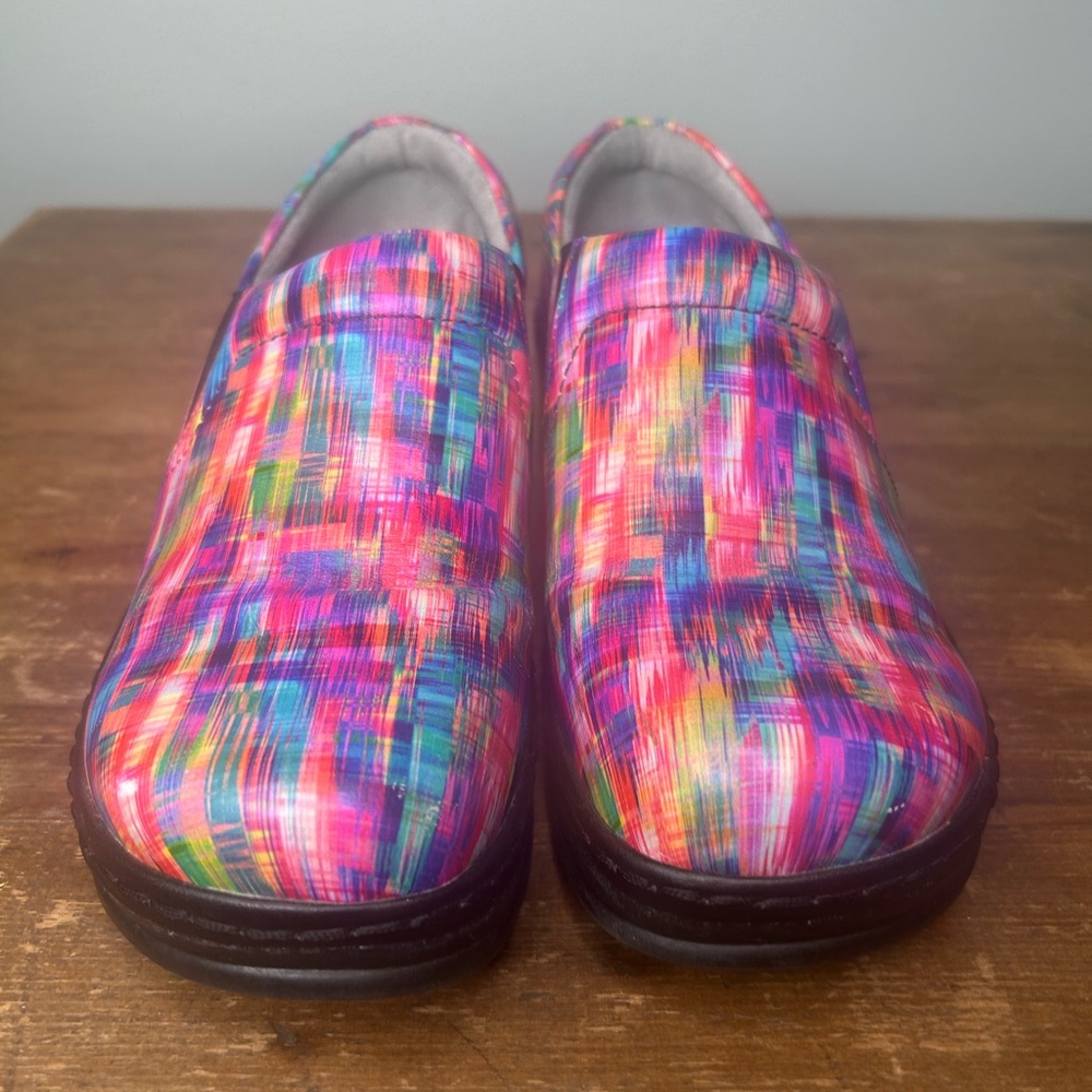 Klogs “Naples” Slip on Clogs Matrix Multicolor Pattern size 9 m - Picture 2 of 10